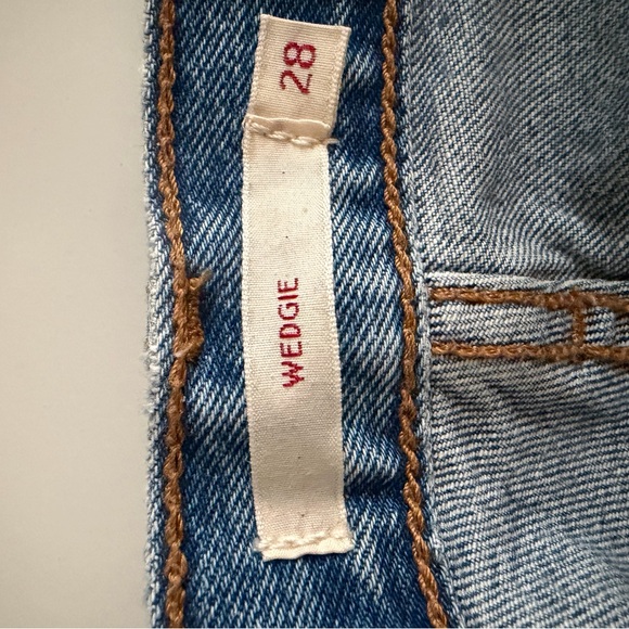 Levi’s women’s wedgie straight ankle jeans - Picture 5 of 7